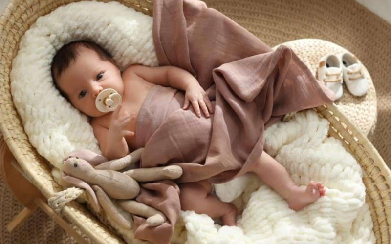 Thời Điểm Nào Nên Cai Ti Giả Cho Con? Gợi Ý Mốc Tuổi Chuẩn