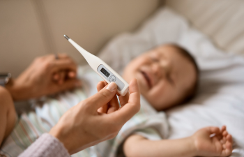 Khoảng Trống Miễn Dịch Ở Trẻ Từ 6–12 Tháng: Cha Mẹ Cần Làm Gì Để Tăng Đề Kháng Cho Bé?