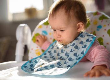 Nguyên nhân và cách khắc phục tình trạng trẻ sơ sinh bị nôn trớ nhiều lần trong ngày